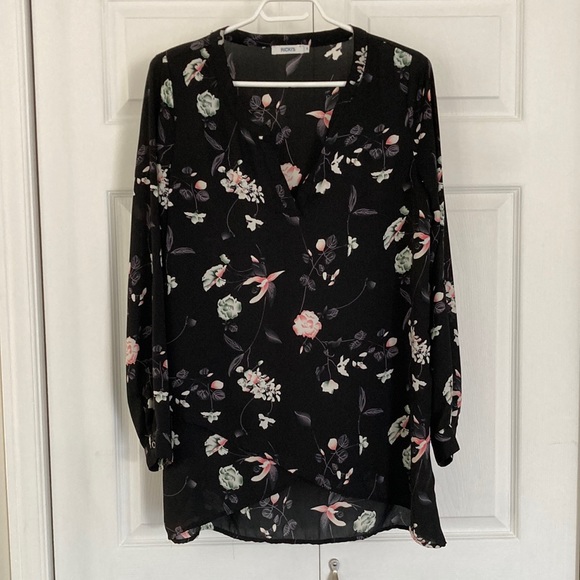 Black floral flowy top - Picture 1 of 5